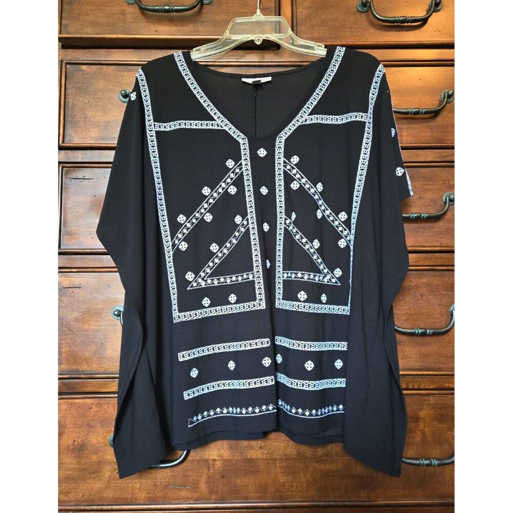 Dana Buchman Peruvian Embroidered Design Slimming Black Stretchy Dolman Poncho L